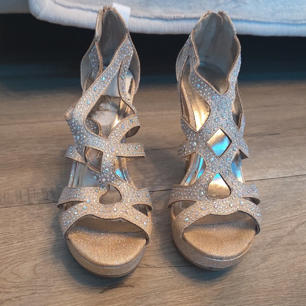 Sbicca Dress Shoes .. Size 7